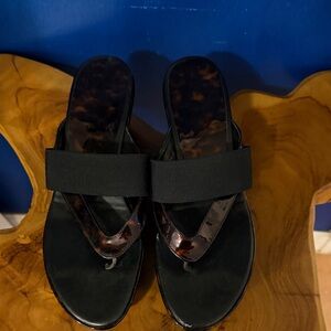 Women’s Stuart Weitzman Tortoise Shell Patent Leather Wedge Sandals Size 8